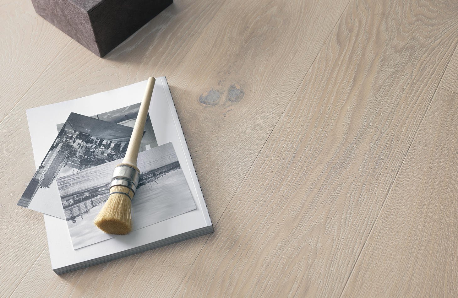 Elegant ceramic tile